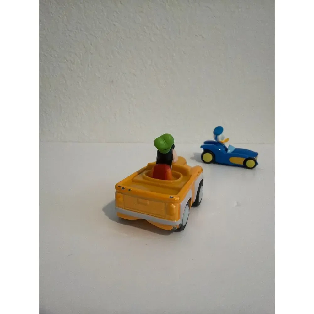 2 Disney Junior 2016 Diecast Donald's Funhouse & Pluto cars Mickey mouse